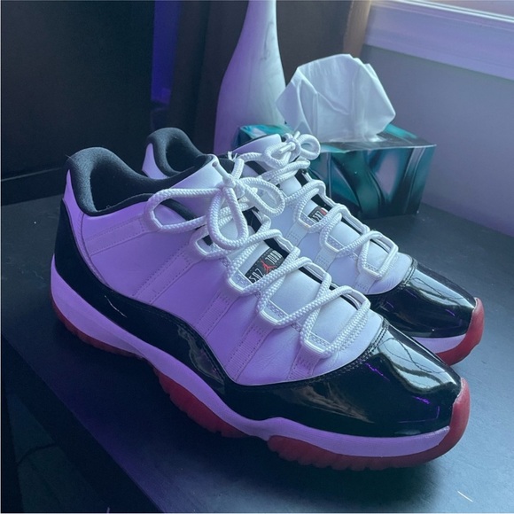 Nike Air Jordan 11 Retro Low Concord Bred - Picture 2 of 6